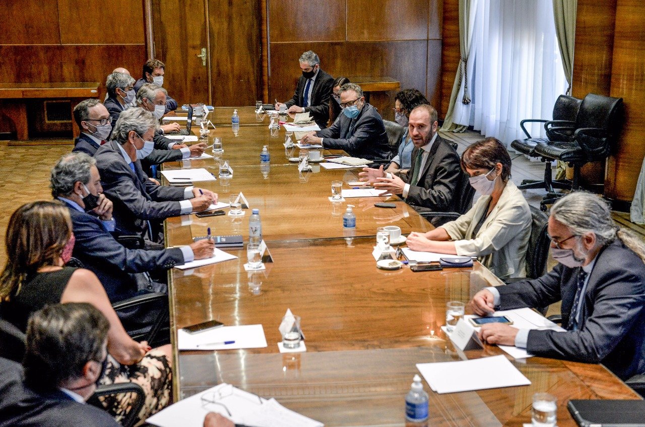 Lee más sobre el artículo El Gabinete Económico y el Consejo Agroindustrial Argentino avanzan en medidas de fomento y promoción para el sector