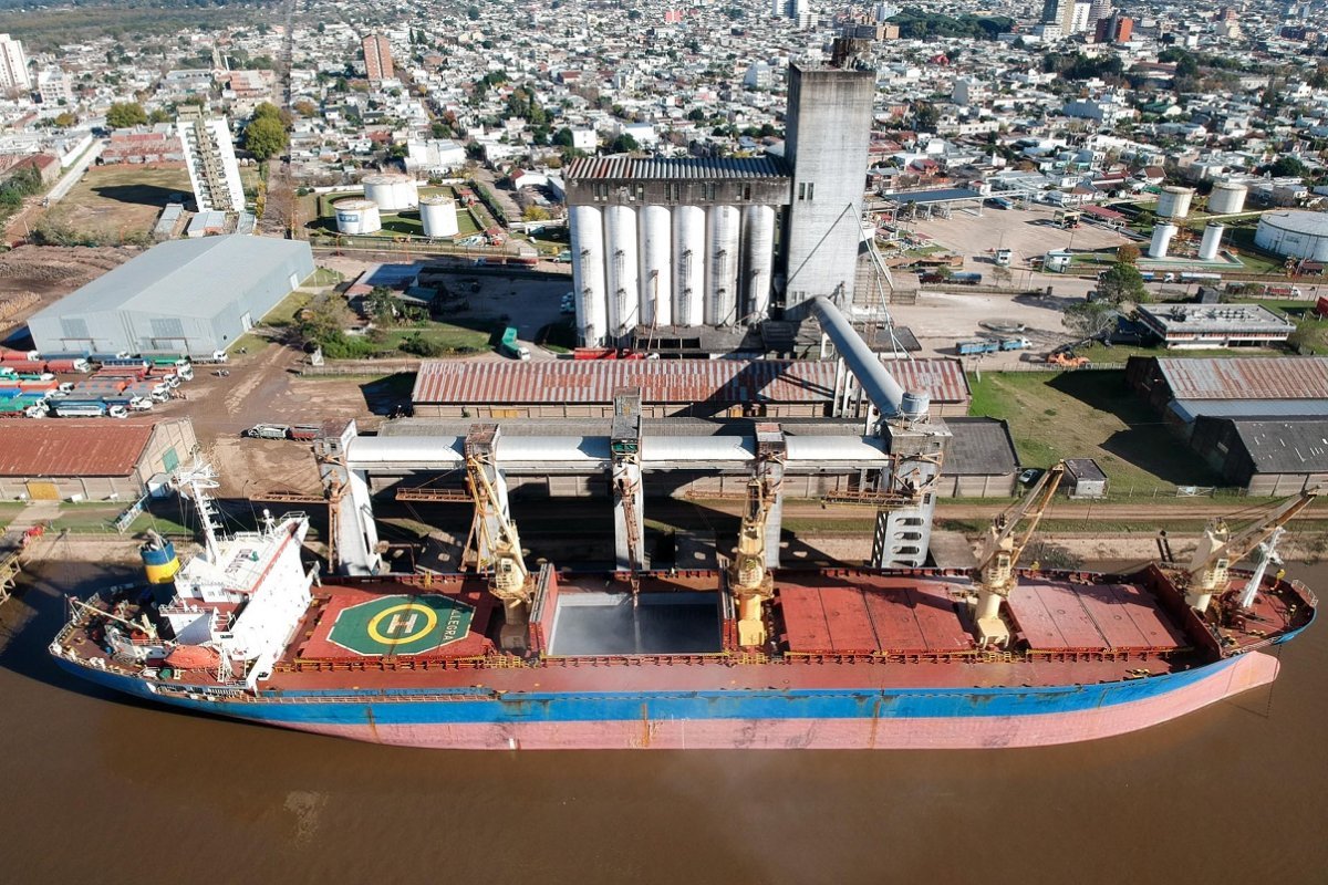 Lee más sobre el artículo La cadena agroindustrial expresó su preocupación por el impacto negativo del paro en los  puertos
