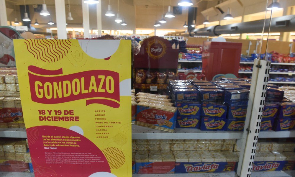 Lee más sobre el artículo Se realizó el 3º GONDOLAZO de BAR: la campaña de alimentos que movilizó solidaridad rosarina