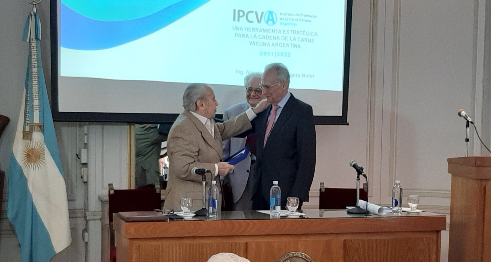 Lee más sobre el artículo La Academia de Agronomía y Veterinaria premia  al IPCVA por sus aportes a la ganadería bovina