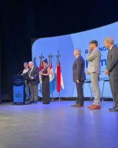 Lee más sobre el artículo AgroActiva premiada por tres gobernadores en la cumbre de la Región Centro